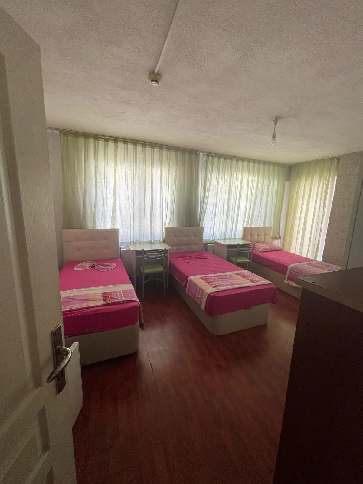 Elit Konaklama üçlü oda oda genel görünümü