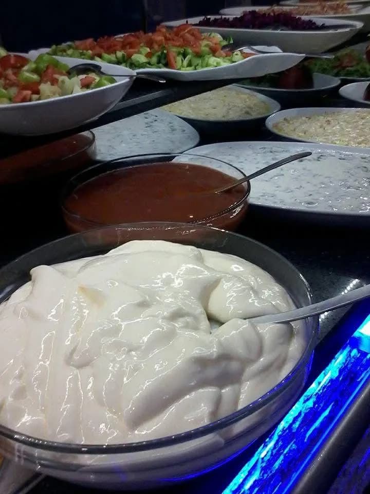Elit Konaklama yemek servisinde yardımcı ürün ve sos seçenekleri